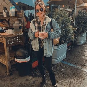 Sherpa lined Levi’s jean jacket